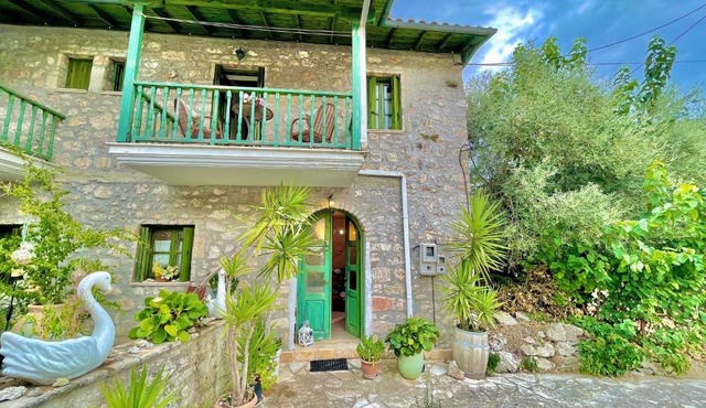 Petra Maisonettes