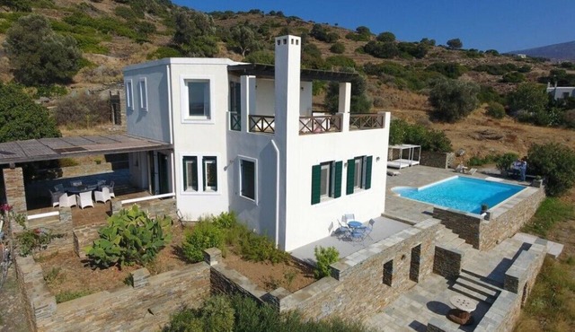 Pool villa in Andros overlooking the Aegean Sea