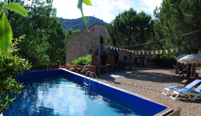 Quaint Cottage in Costa Dorada with Swimming Pool in Cornudella de Montsant