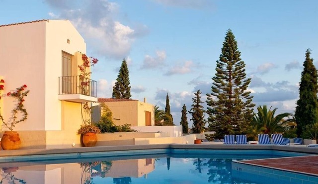 R 1185 Fiona Standard Villa - With Garden View / Sea View & Buffet Breakfast and Dinner included