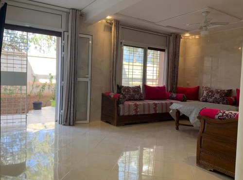 Rez-de-chaussée de villa agréable avec jardin dans un quartier calme et luxueux in Oujda