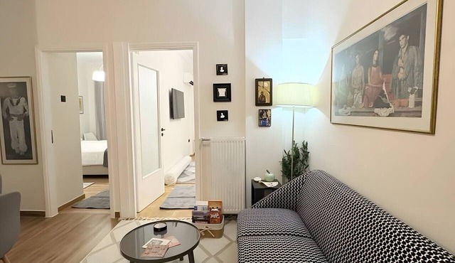 Rizari Art District – Modern Apartment in Central Athens