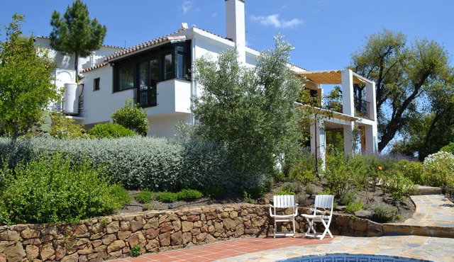 Secluded Villa with Panoramic Views, Private Heated Saltwater Pool & Fast Wi-Fi in Casares