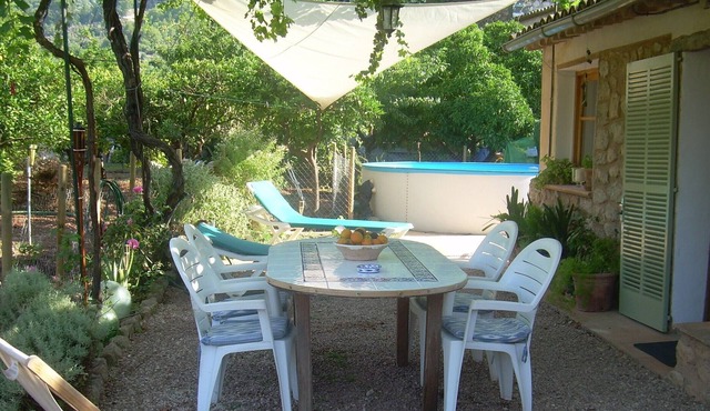 Small garden with pool and views of the Sierra de Tramontana with free WIFI in Soller