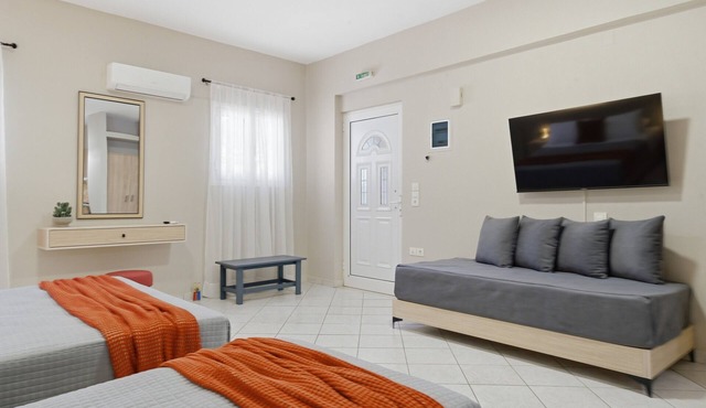 Studio Apartment '5' with Shared Garden, Wi-Fi and Air Conditioning