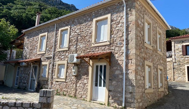 Studio Lakis Barbajonn's Stone House