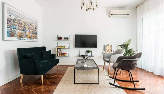 Stylish 3 BR With Private Terrace In City Center in Madrid