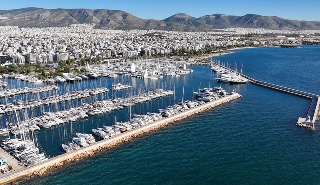 Sun-Kissed Sailing Adventure in Islas Sarónicas