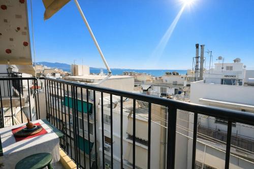 Sunny Terrace Sea View Apt in Piraeus by ΜΡS