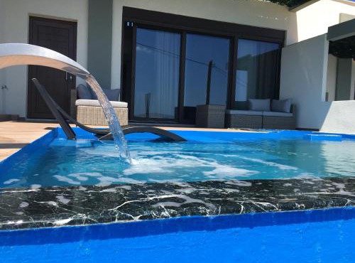 The Diamond of Kriaritsi "Villas with private pools & hydromassage"