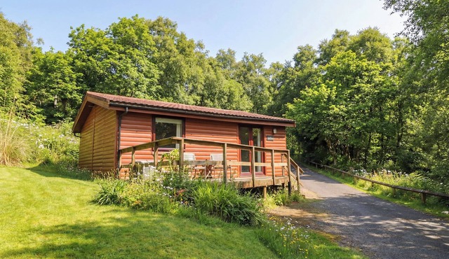 THISTLE LODGE, family friendly, with a garden in Colintraive in Dunoon