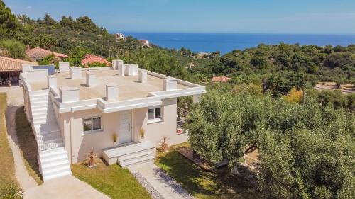 Thomas & Elena Holiday House