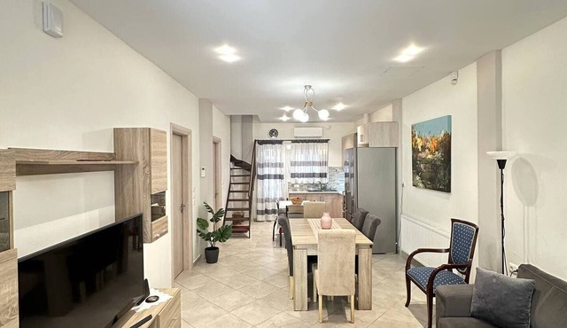 Tide & Tonic: stylish 2bd apartment, Paleo Faliro