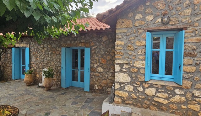 Traditional stone house for 8 in a working olive grove — 2 hrs from Athens