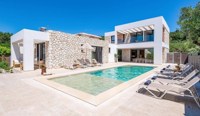 Villa Alni by Villa Plus