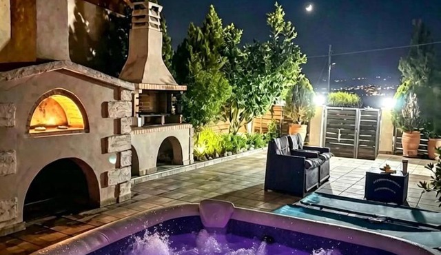 Villa Asterousia with Private Night Spa, BBQ & Lounge