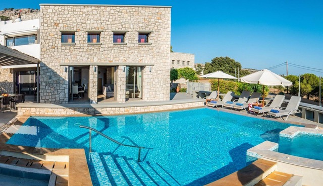 Villa CostaMare - Luxuriöse, neu gebaute Steinvilla by Interhome