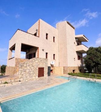 Villa Evenos with private pool