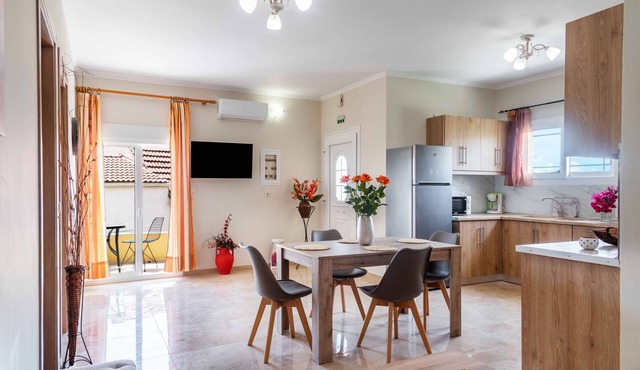 Villa Georgia 1 - A/C in All Rooms - Fast Wi-Fi - Sleeps 6