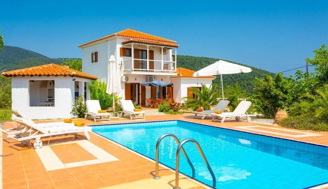 Villa Glafki - Three Bedroom Villa, Sleeps 7