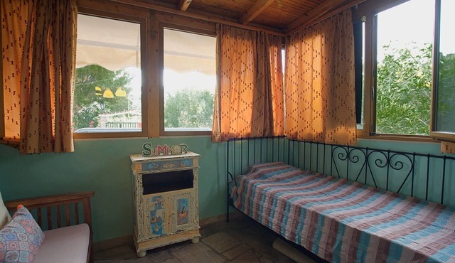 Villa Helios is a country house in a very quiet area, 200 meters from the sea.