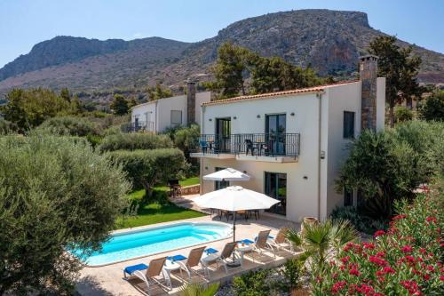 Villa Nefeli Green by Villa Plus