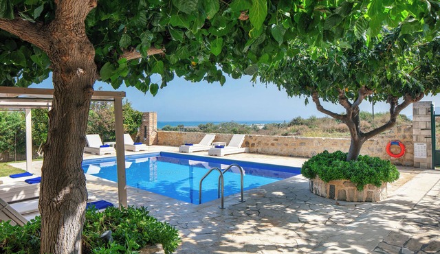 Villa Pinelopi - 350 meters away from sandy beach!