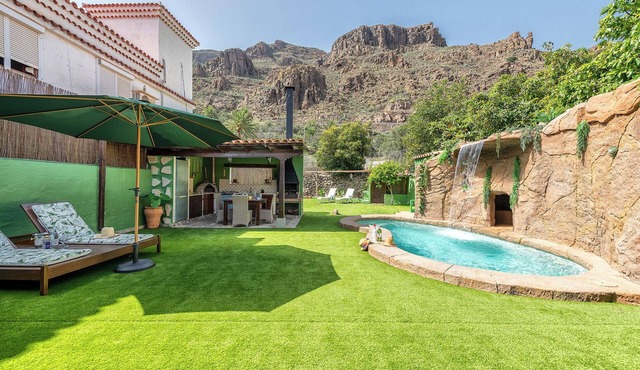 Villa Temisas, Private Pool With Waterfall in Temisas