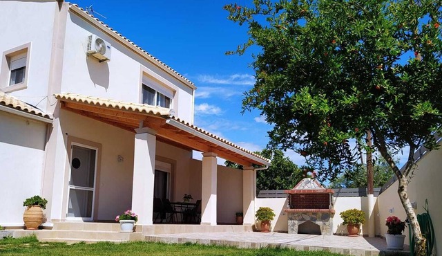 Villa Tesoro near the beach