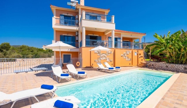 Villa Xenia - Three Bedroom Villa, Sleeps 6