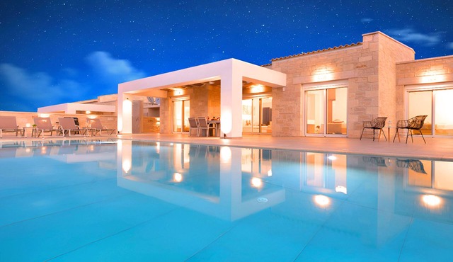 Vista Mare Grand Villa 4 Heated Pools