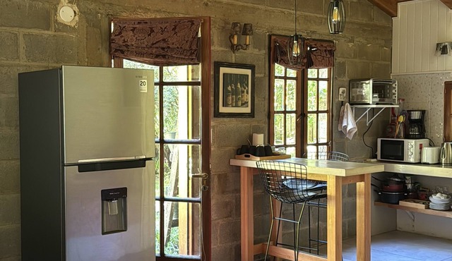 Warm Montana Studio, Forest 1, 10' from downtown,