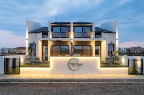 White Pampas Tiny Houses 1