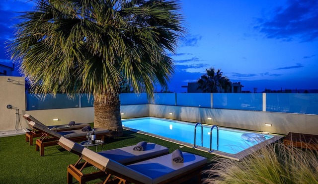 Yoza Luxury Villa with private pool