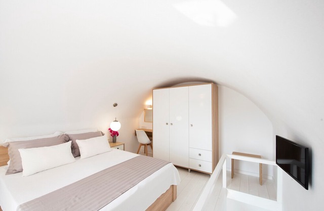 2-Apartment Deluxe - White Orchid Luxury Suites