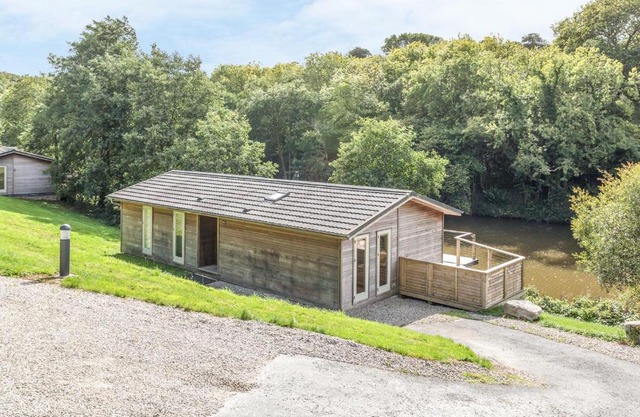 7 Water's Edge in Looe