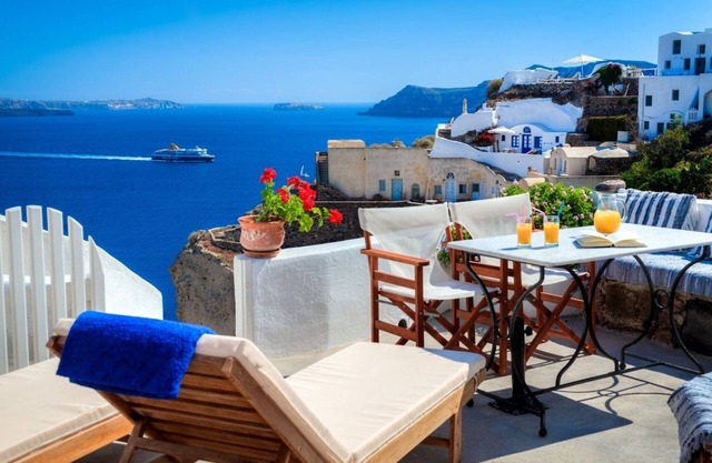 Deluxe Santorini Villa | Villa Family | 2 Bedroom | Wonderful Sea Views | Oia
