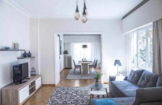 Kolonaki Chic-Center Newly Renovated Apartment