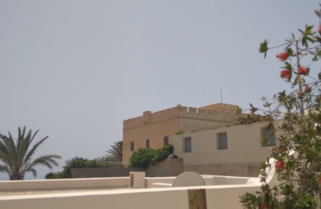 Peaceful studio with views and just walking distance from Thira town.