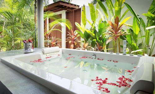 Bouskoura Villa | 600 m² Villa ∙ 5 bedrooms ∙ 10 guests