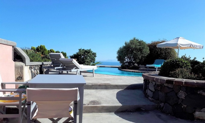 Oia Apartment | Christa's Home, Pool, Meerblick, wunderschöner Garten