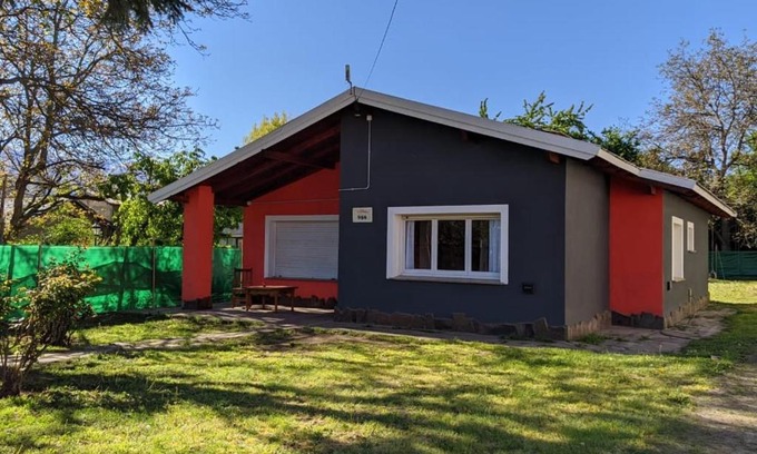 El Bolson House | De Tal Palo Hostel