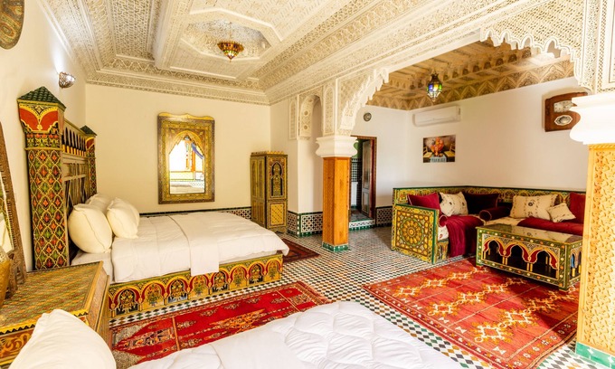 R'habet Zbib Apartment | Deluxe Suite with King Size Bed