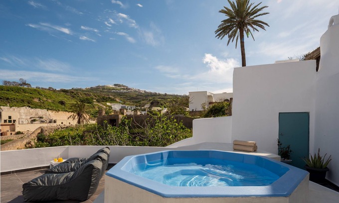 Messaria House | For All Seasons Mansion - Senior Cave Apartment with plunge pool