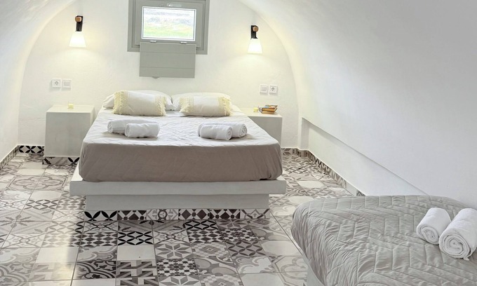 Fira House | Giasemi Fira Studios