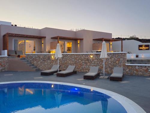 Fira Apartment | Moonlight Apartments & Suites