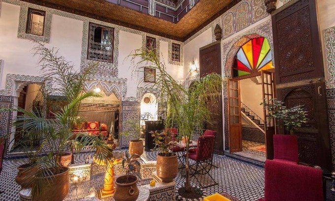 Ain Azlitan House | Motel ∙ 8 guests