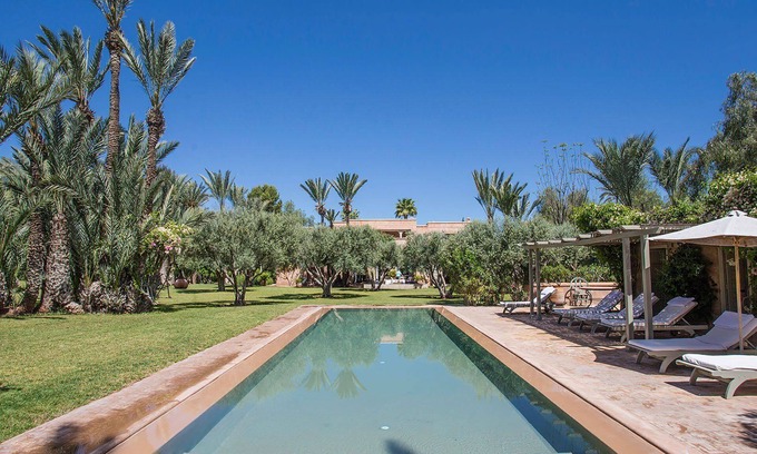 Annakhil Villa | My Rental Homes - Villa Hasna with private heted pool, tennis court air conditioning