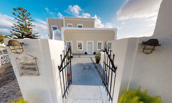 Fira Apartment | Neoklassiko Koukouli Family room
