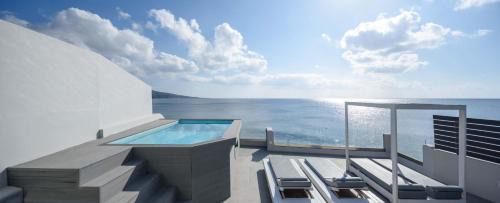 Akrotiri Villa | Sublime Villa & Caves